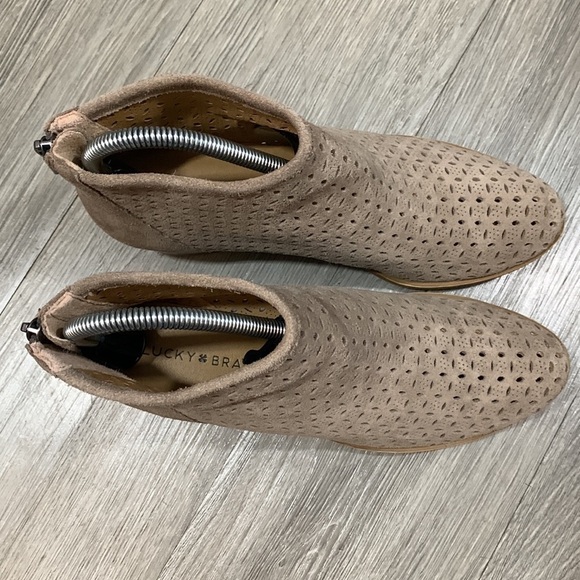 Lucky Brand LP Bergyn Boot Brindle Taupe Laser Cut Suede Ankle Boots Size 8 - Picture 3 of 8